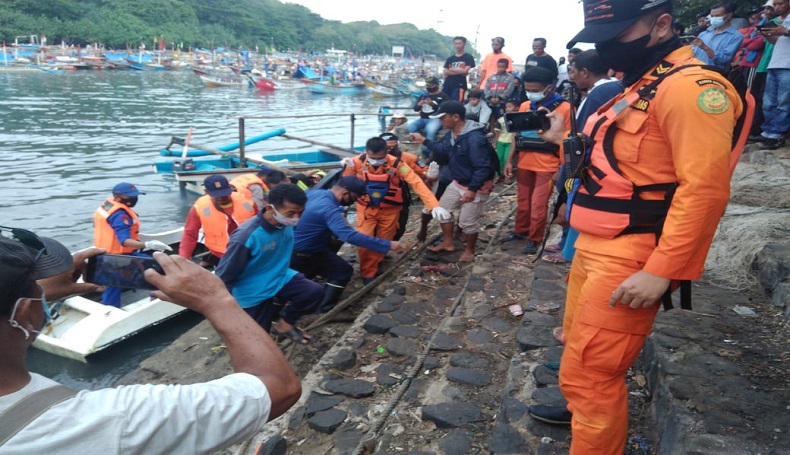Jasad Wisatawan Hilang di Pantai Santolo Garut Ditemukan Sejauh 1 Kilometer