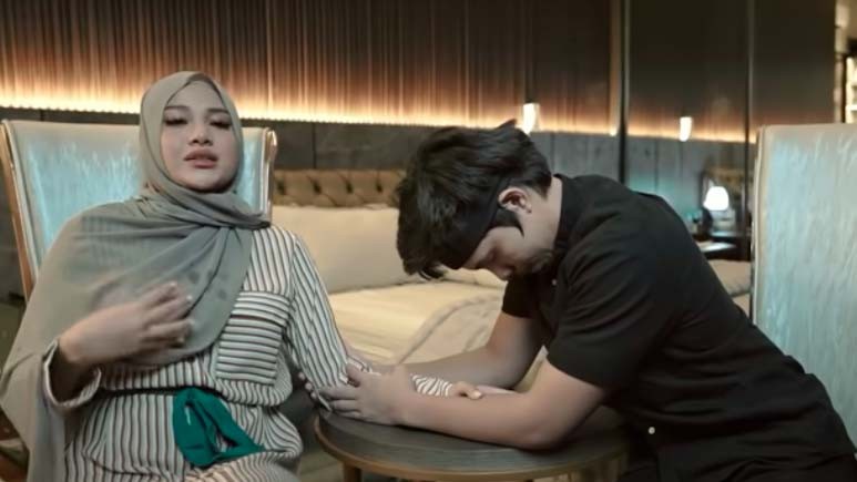 Menangis, Aurel Ceritakan Kronologi saat Alami Keguguran