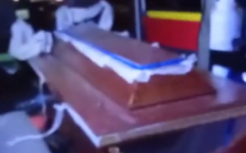 Dua Ambulans Sedang Serah Terima Jenazah saat Ditabrak Mobil Boks di Senayan