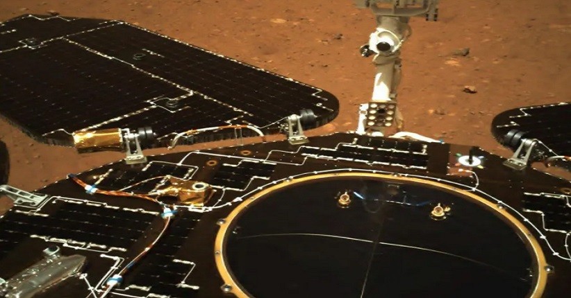 Rover Mars China Kirim Foto Pertama ke Bumi 