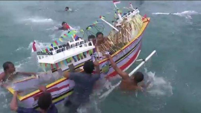 Suasana Pandemi, Tradisi Sedekah Laut Nelayan Jepara Digelar Sederhana 