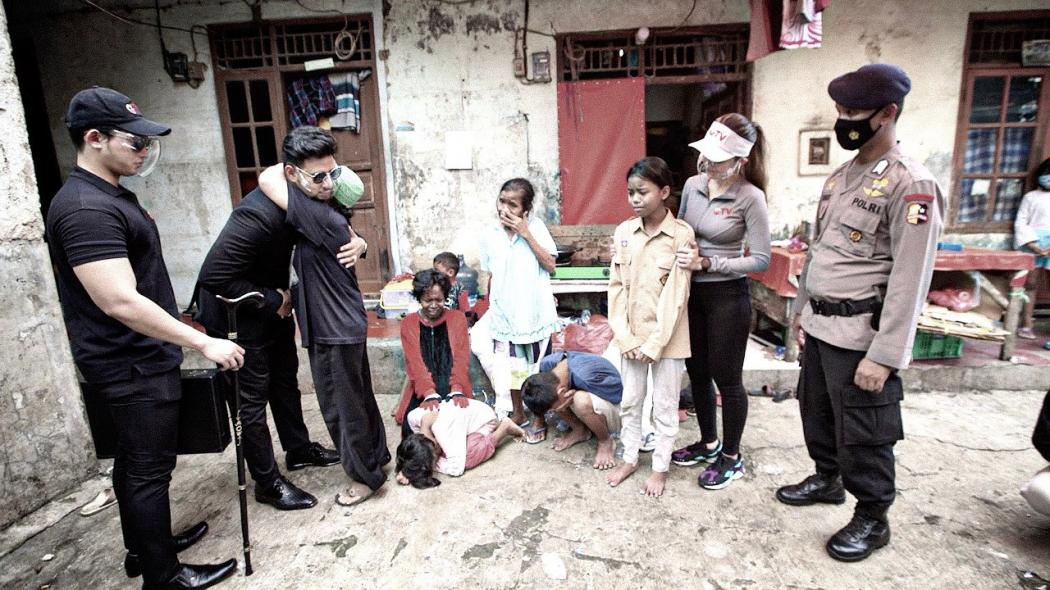 Arah Mata Angin Bawa Ammar Zoni Kepada Badut Jalanan di Uang Kaget Reborn GTV