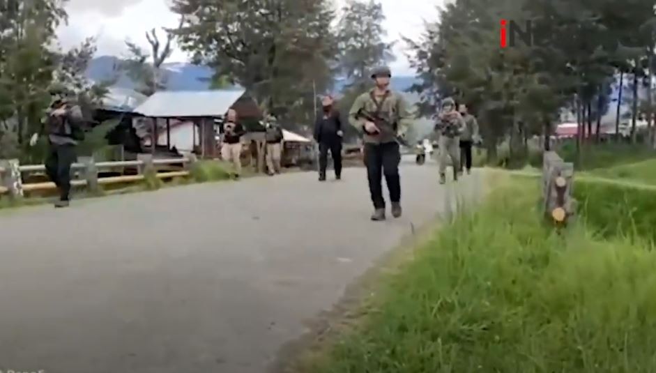 Teror KKB, Puluhan Warga Ilaga Datangi Polres Puncak Minta Perlindungan