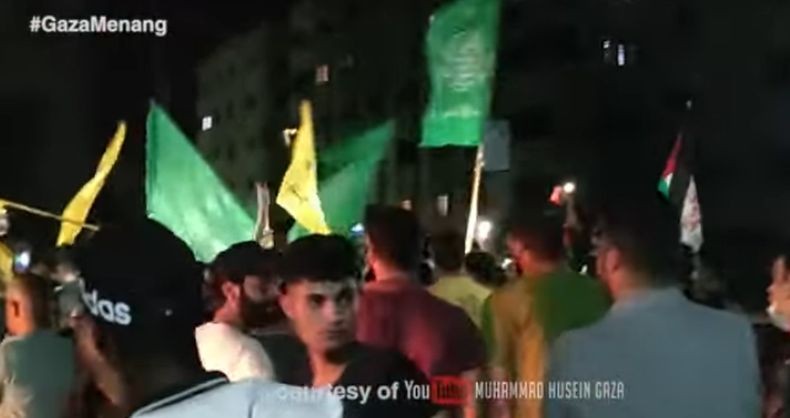 Rayakan Kemenangan atas Israel, Warga Gaza Bersatu Bawa Bendera Hamas dan Fatah