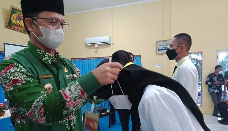 Bupati Bangka Tengah Minta PNS Tidak Cengeng Minta Mutasi