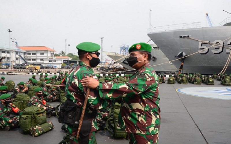 Ratusan Personel Pasukan Setan Berangkat ke Papua Diangkut KRI Banjarmasin-592