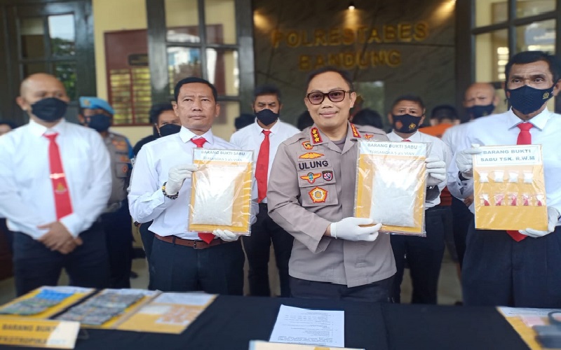Kurir Narkoba Jaringan Lapas Ditangkap di Bandung, 1 Kg Sabu Disita 