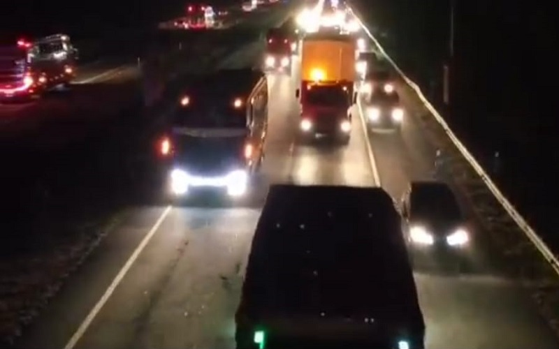 Puncak Arus Balik Pemudik, Tol Palikanci Cirebon Padat Merayap