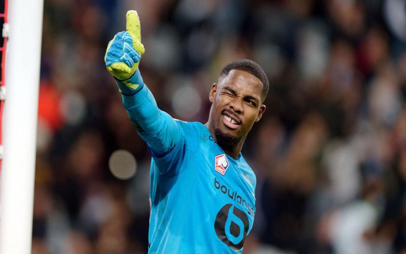 Mike Maignan Gabung AC Milan, Gianluigi Donnarumma ke Juventus?