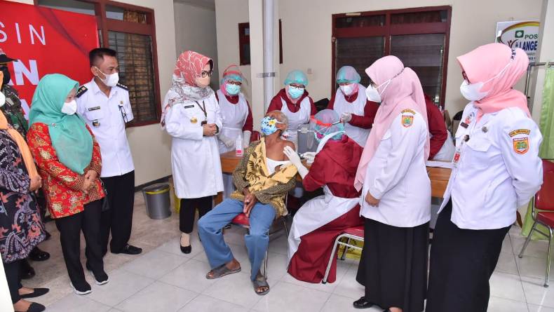DKK Sukoharjo Jemput Bola Layanan Vaksinasi Covid-19 untuk Lansia 