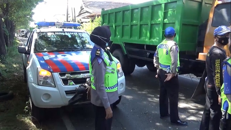 Truk Tabrakan Beruntun di Makassar, 1 Sopir Tewas Terjepit Kendaraan
