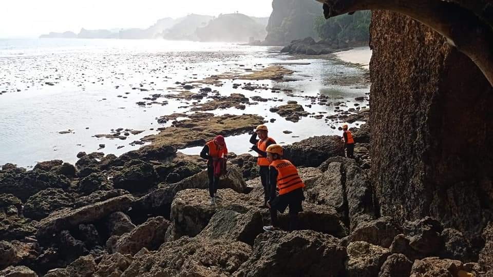 Satu Mahasiswa yang Tenggelam di Pantai Batu Bengkung Malang Ditemukan, 2 Masih Hilang