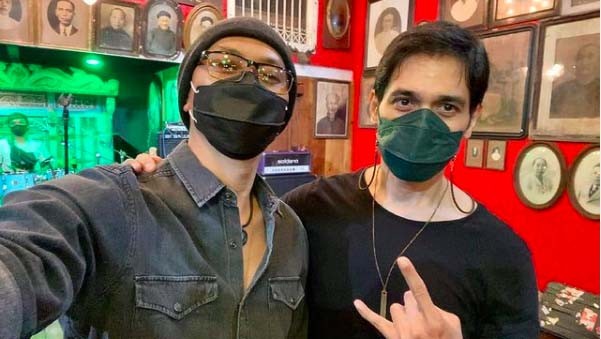 Viral, Tyo Nugros Disangka Vampir Saking Gantengnya