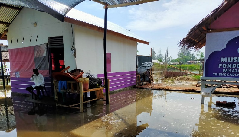 Gerhana Bulan Total, Air Pasang Terjang Lokasi Wisata Islami Pidie Jaya 