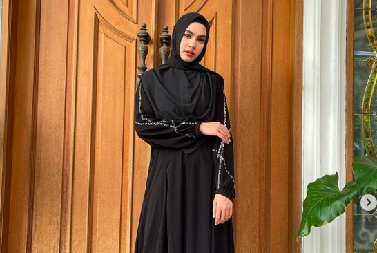 Kartika Putri Jawab Kritikan Netizen Terkait Pertanyaan Kapan Luna Maya Menikah