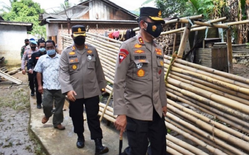  Polda Sumsel Bantu Korban Banjir di Musi Rawas 