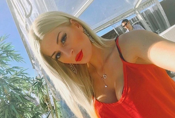 Kenalan dengan Si Seksi Claudia, WAG's Calon Pemain Baru Arsenal