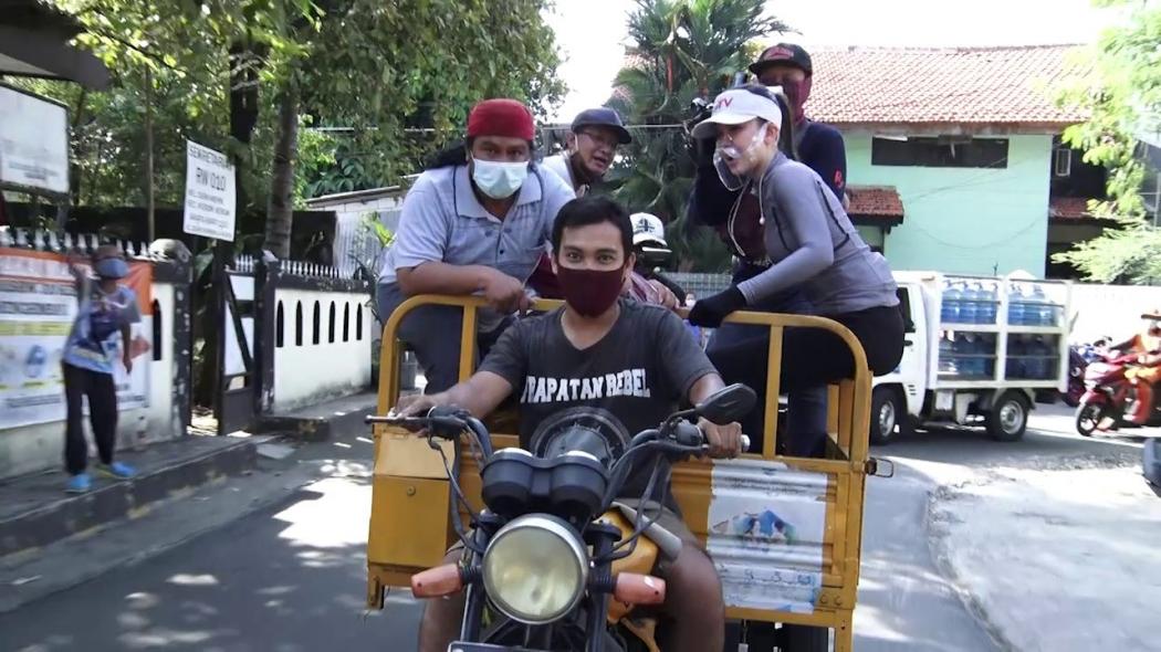 Uang Kaget Reborn GTV, Ammar Zoni Bertemu Driver Ojol hingga Penjual Es Keliling