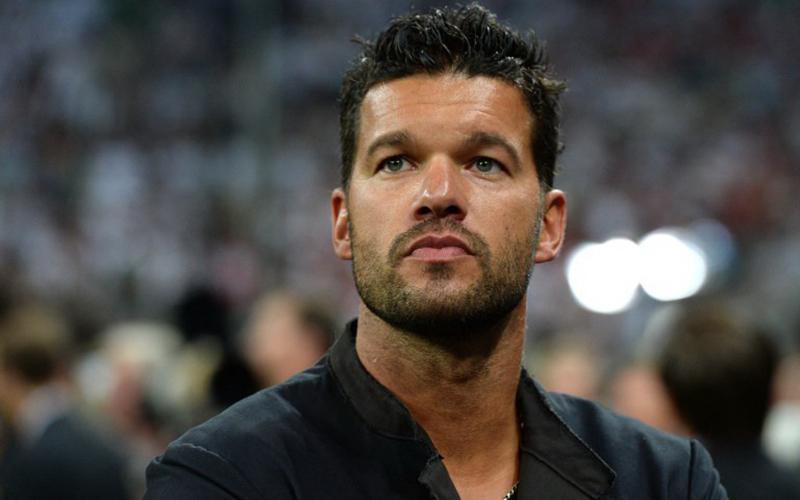 Ballack Fokus Nonton Man City Vs Chelsea padahal Ada Aksi Penari Striptis di Sampingnya