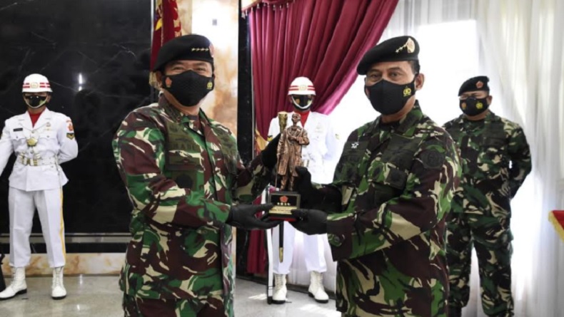 Marsdya Tamsil Gustari Pensiun, Panglima TNI Terima Penyerahan Jabatan Danjen Akademi TNI