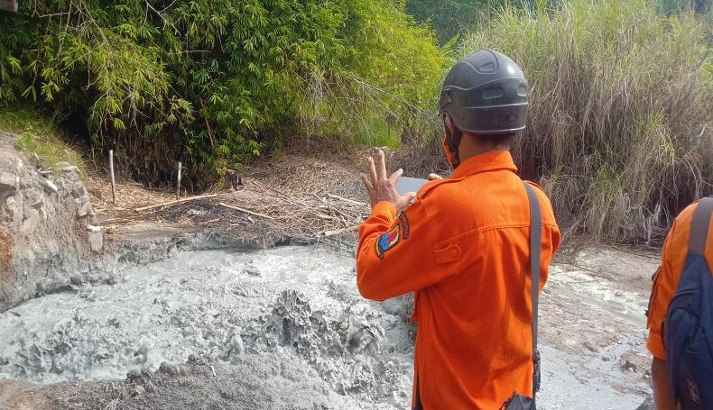 Kubangan Lumpur Mirip Kawah di Cirebon Diduga Mengandung Belerang dan Fosfor