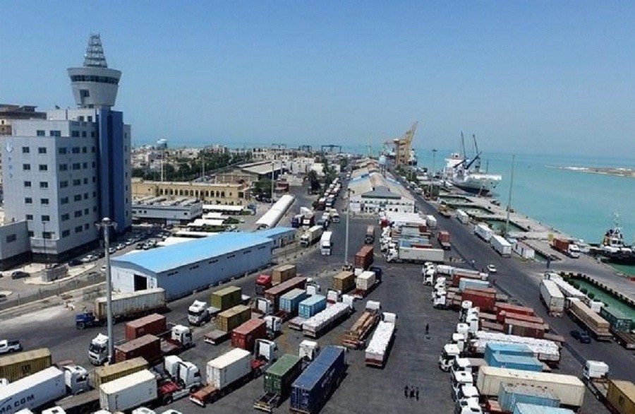 Kapal Angkatan Laut Iran Terbakar di Teluk Oman