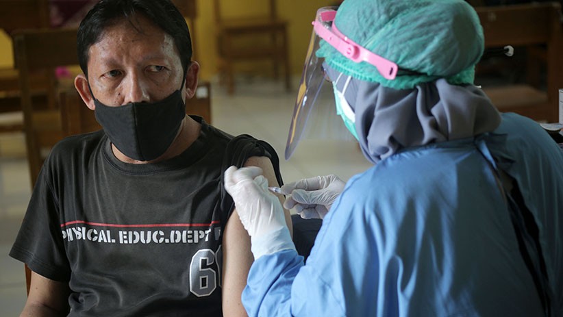 50 Pedagang Pasar Ibuh Payakumbuh Disuntik Vaksin Covid