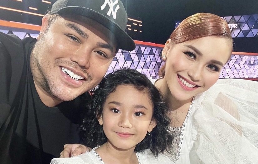 Ivan Gunawan Foto Bareng Ayu Ting Ting dan Bilqis, Netizen: Semoga Jadi Keluarga   