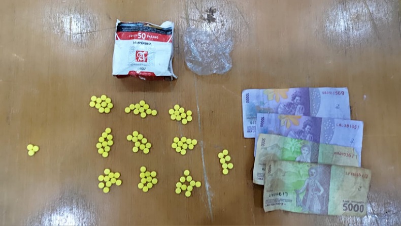 Sopir Angkot di Manado Diringkus Polisi saat Transaksi Obat Terlarang Trihexipenidyl