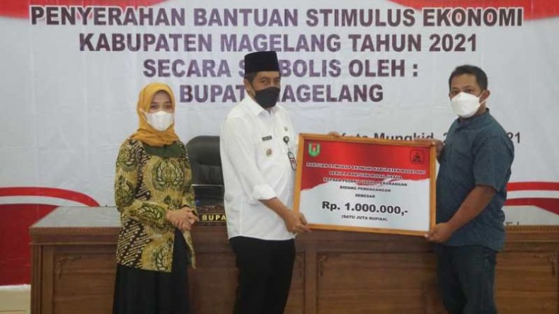 Pemkab Magelang Kucurkan Bantuan Stimulus Ekonomi untuk Pelaku Usaha 