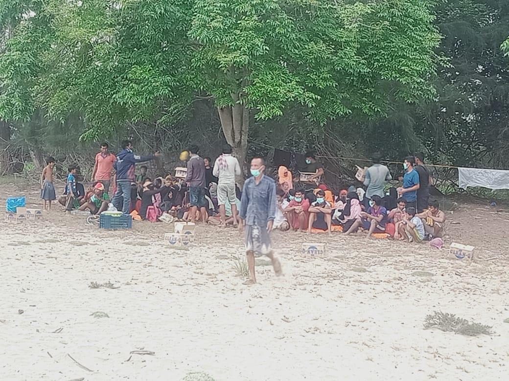 Terdampar di Aceh Timur, 81 Orang Etnis Rohingya Dijaga Ketat TNI-Polri