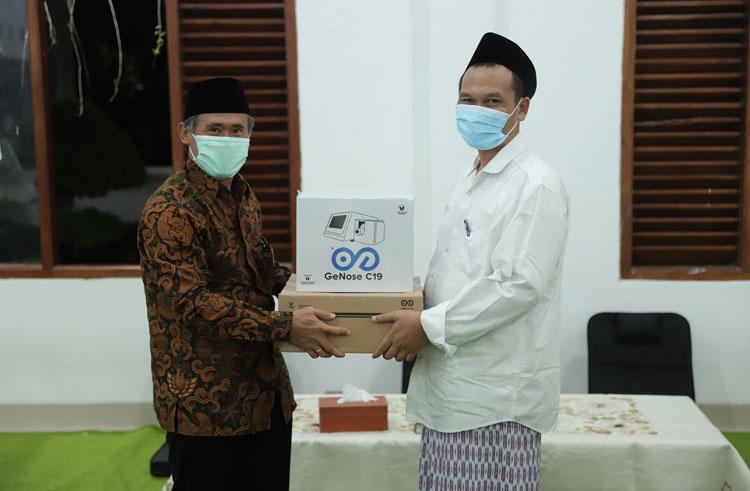Kunjungi Ponpes Al Quran, Rektor UGM Ajak Gus Baha Isi Pengajian dan Kuliah Umum