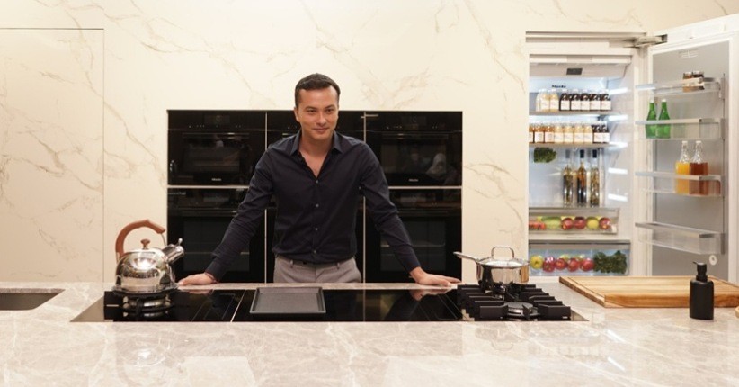 Nicholas Saputra Ketagihan Masak Menu Nusantara karena Alat Dapur Canggih