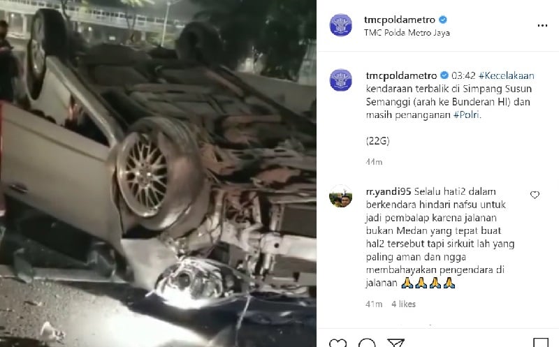 Kecelakaan Tunggal, Mobil Terbalik di Simpang Susun Semanggi