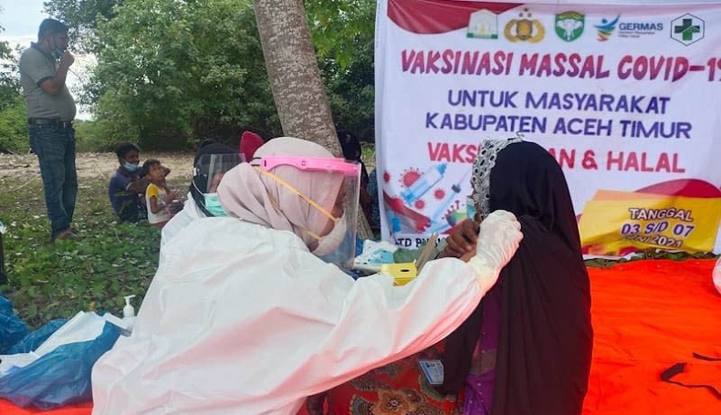 Puluhan Imigran Rohingya yang terdampar di Aceh Timur Divaksinasi Covid-19