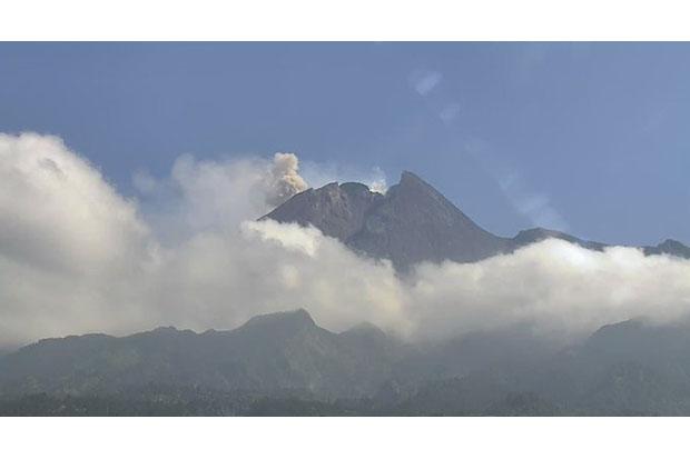 Aktivitas Merapi Tinggi, BPPTKG Catat 2 Kali Semburan Awan Panas dan Guguran Lava Pijar