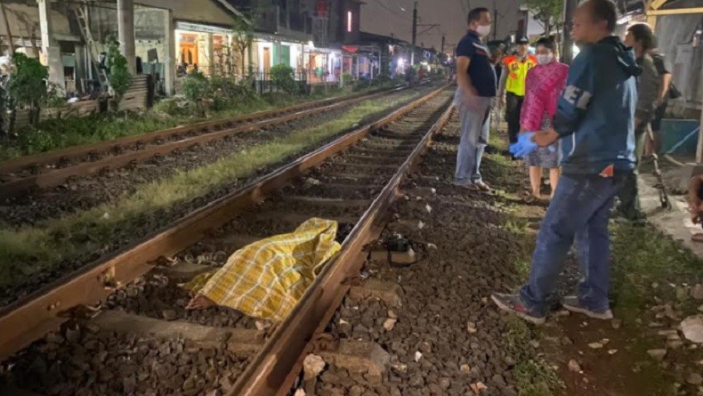 Remaja Tewas Tersambar Kereta di Kebayoran, Tangan dan Kaki Kiri Putus 