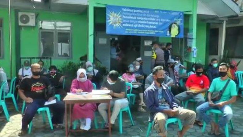 Pedagang Tembakau di Temanggung Divaksin Covid-19 Jelang Panen Raya 