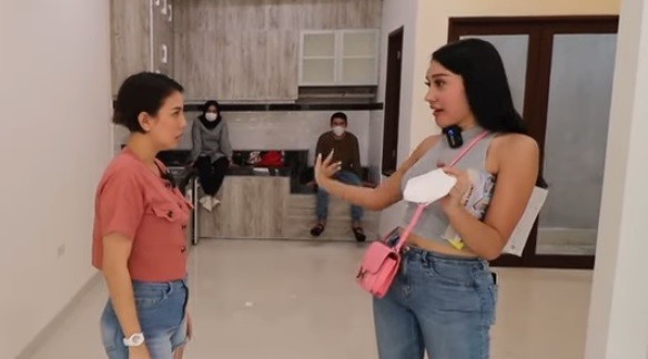 Beli Rumah Seharga Rp5 Miliar Cash, Lucinta Luna: Ini Bukan Hasil Ngepet Ya