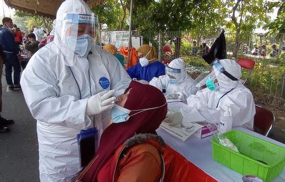8.293 Pengendara di Suramadu Diswab Antigen, 53 Orang Positif Covid-19