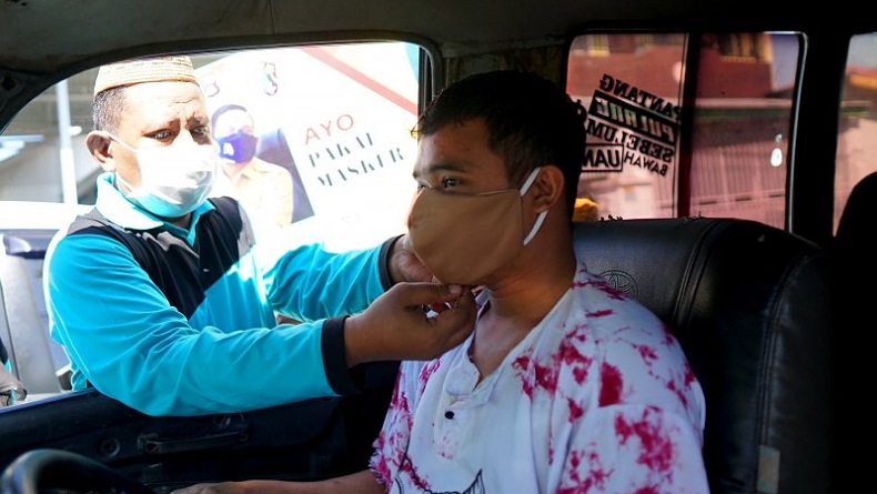 Beraktivitas di Tengah Lonjakan Kasus Covid-19, Begini Cara Pakai Masker Ganda yang Benar  