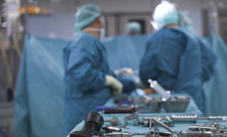 Aneh, Pria Ini Telan 1 Kg Paku Baut Bikin Dokter Geleng-Geleng Kepala