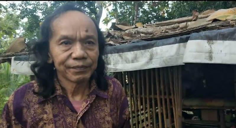 Merinding, Warga Kebumen Ini Bertahun-tahun Tinggal Sebatang Kara di Area Kuburan
