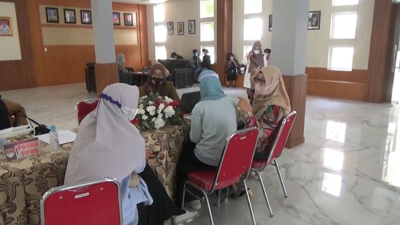 Situs PPDB Online di Sumut Error, Orang Tua Siswa Datangi Sekolah