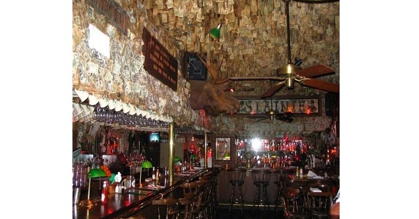 Restoran Unik dengan Dekorasi Gantungan Uang Rp28,4 Miliar, Penasaran?