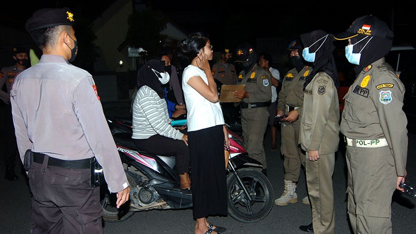 Polisi Gencarkan Razia Masker dan Vaksin Covid Jelang Natal dan Tahun Baru