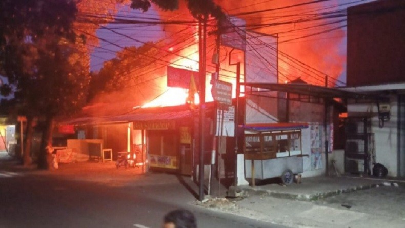 Kebakaran di Cipayung Jakarta Timur, Tiga Kios Hangus