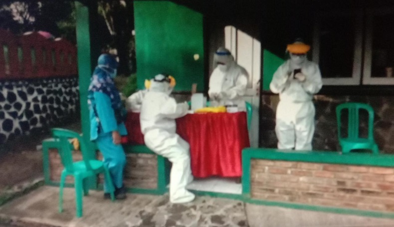 Puluhan Warga Terpapar Covid-19, Satu Kampung di Purwakarta Di-lockdown