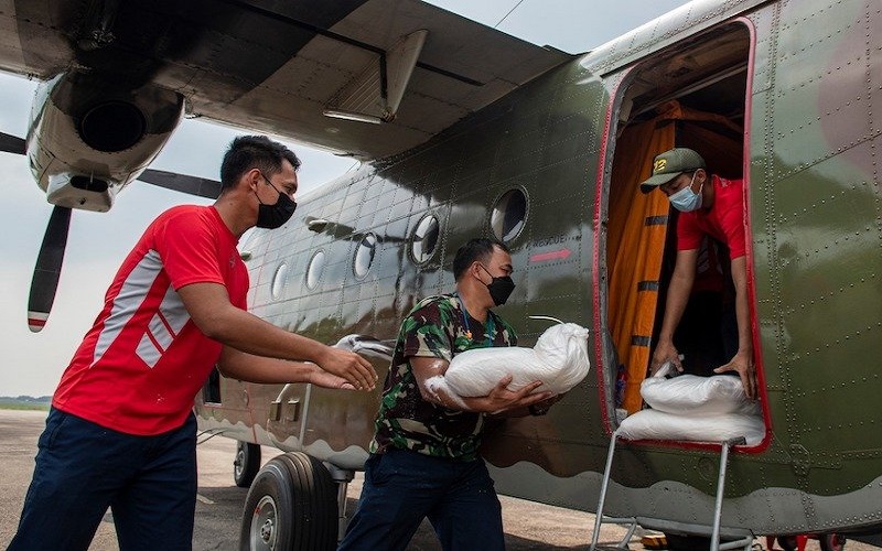 Cegah Karhutla dengan TMC, Puluhan Ton Garam Mulai Disemai di Langit Sumsel