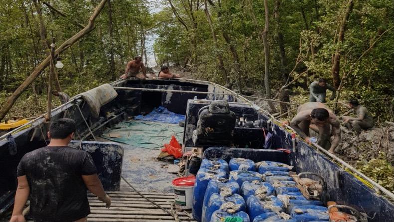 Kapal Hantu Masuk Hutan Bakau Usai Dikejar Ditpolairud Polda Babel Berhasil Dievakuasi